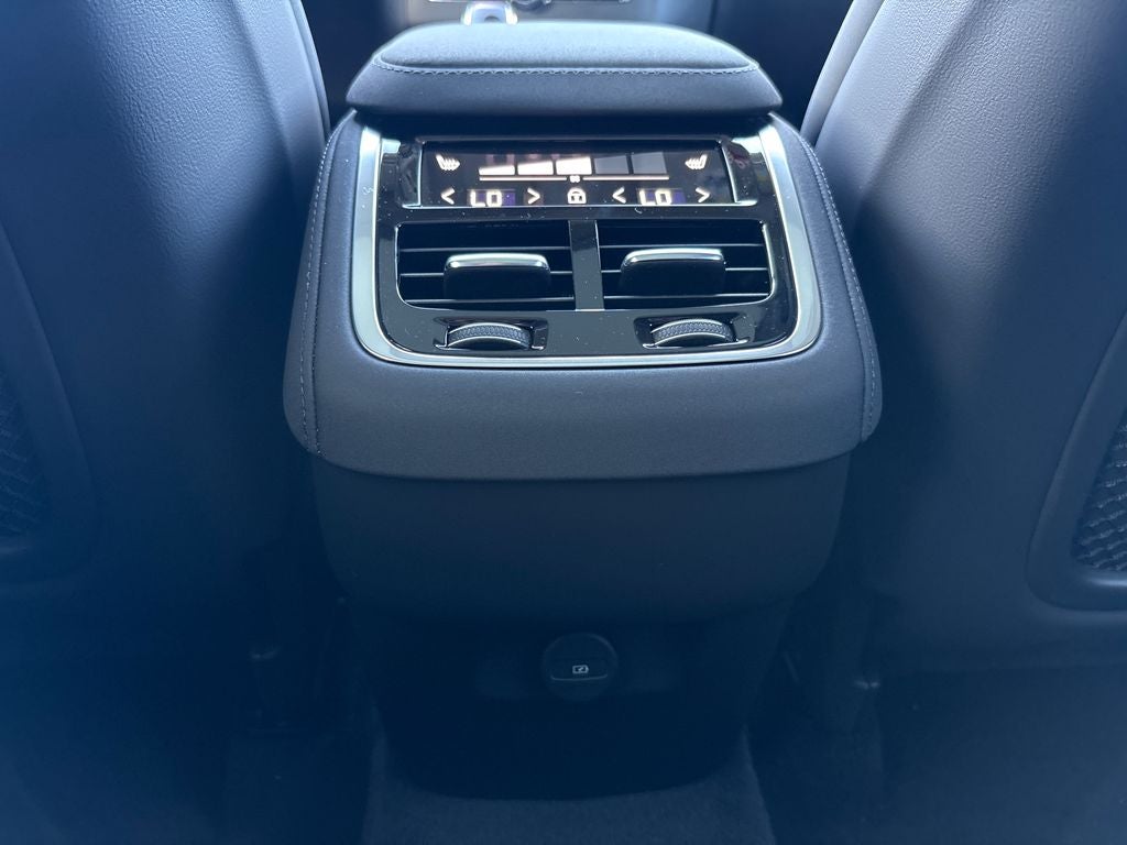 2026 Volvo XC90 B5 Core