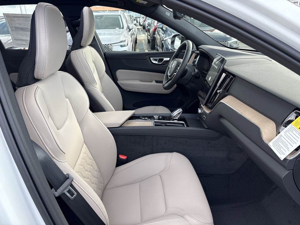 2026 Volvo XC60 B5 Plus