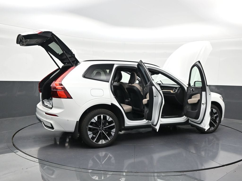2026 Volvo XC60 B5 Plus