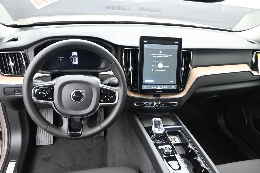 2026 Volvo XC60 B5 Plus