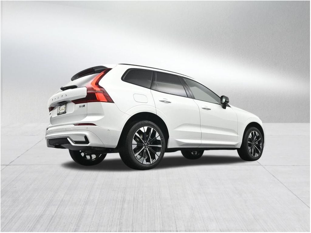 2026 Volvo XC60 B5 Plus