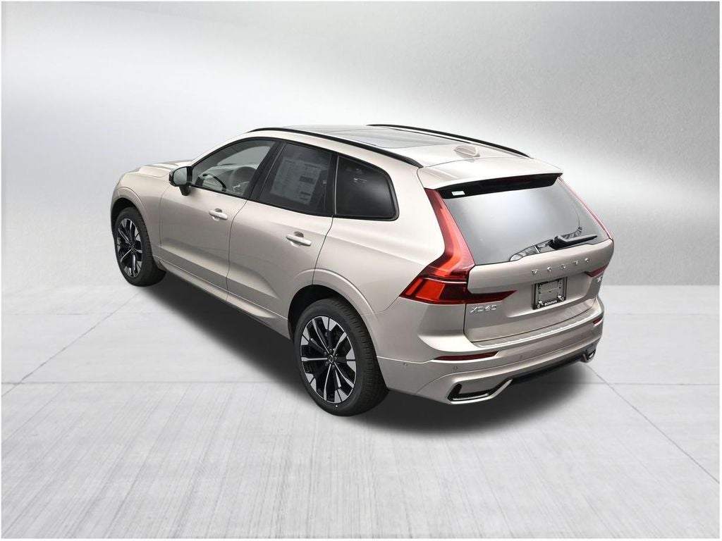 2026 Volvo XC60 B5 Plus