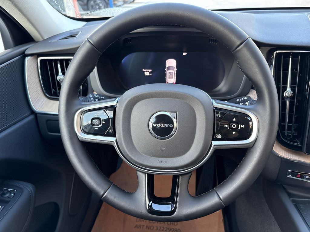 2026 Volvo XC60 B5 Plus