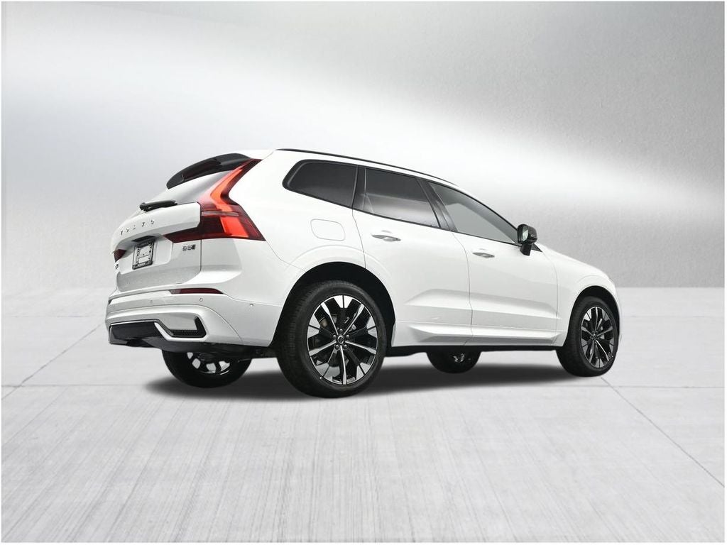 2026 Volvo XC60 B5 Plus