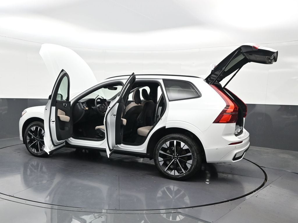 2026 Volvo XC60 B5 Plus