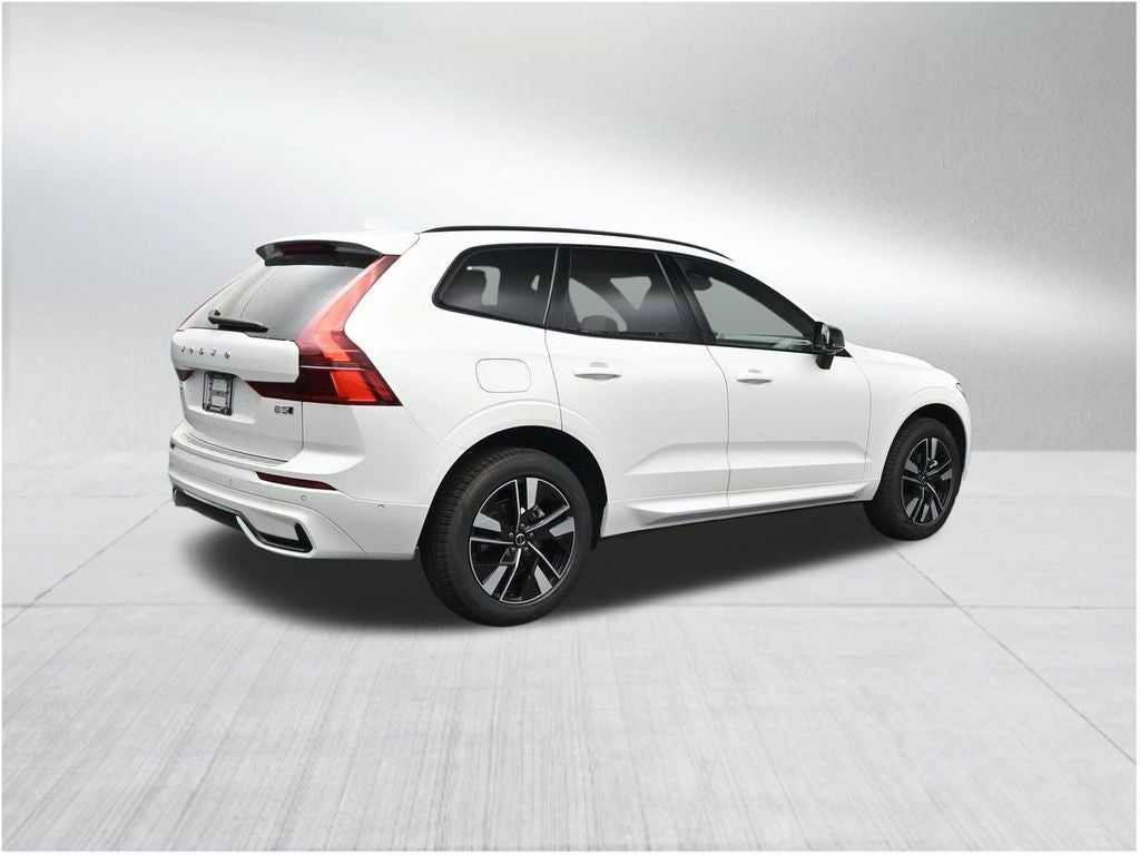 2026 Volvo XC60 B5 Plus