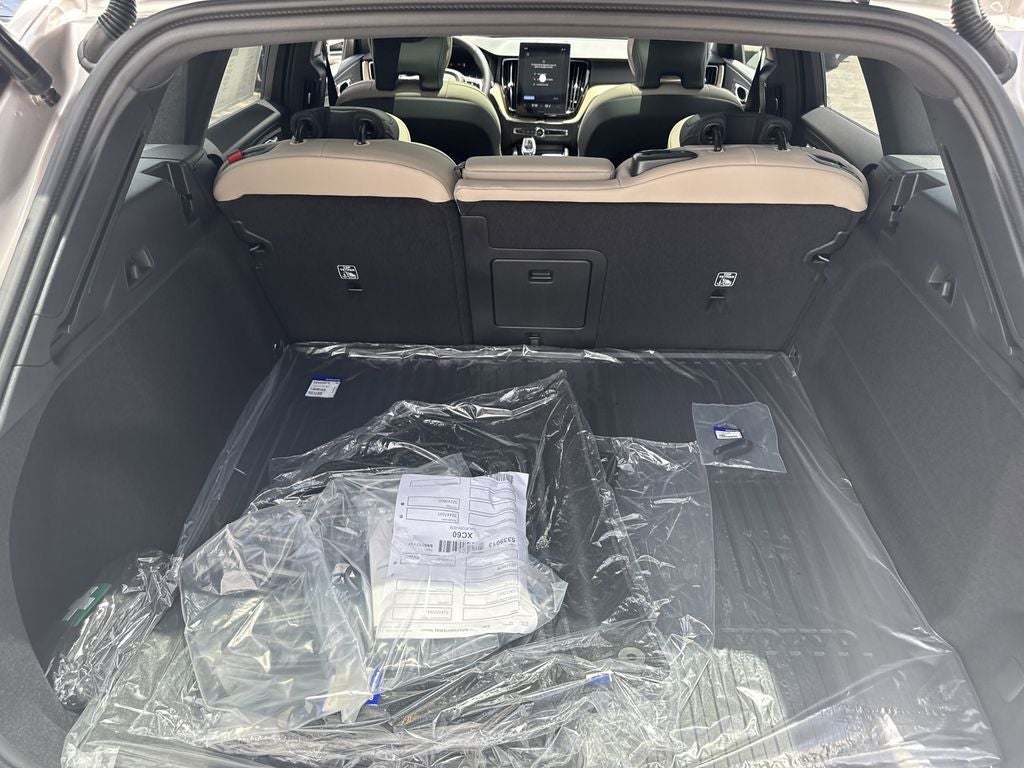 2026 Volvo XC60 B5 Plus