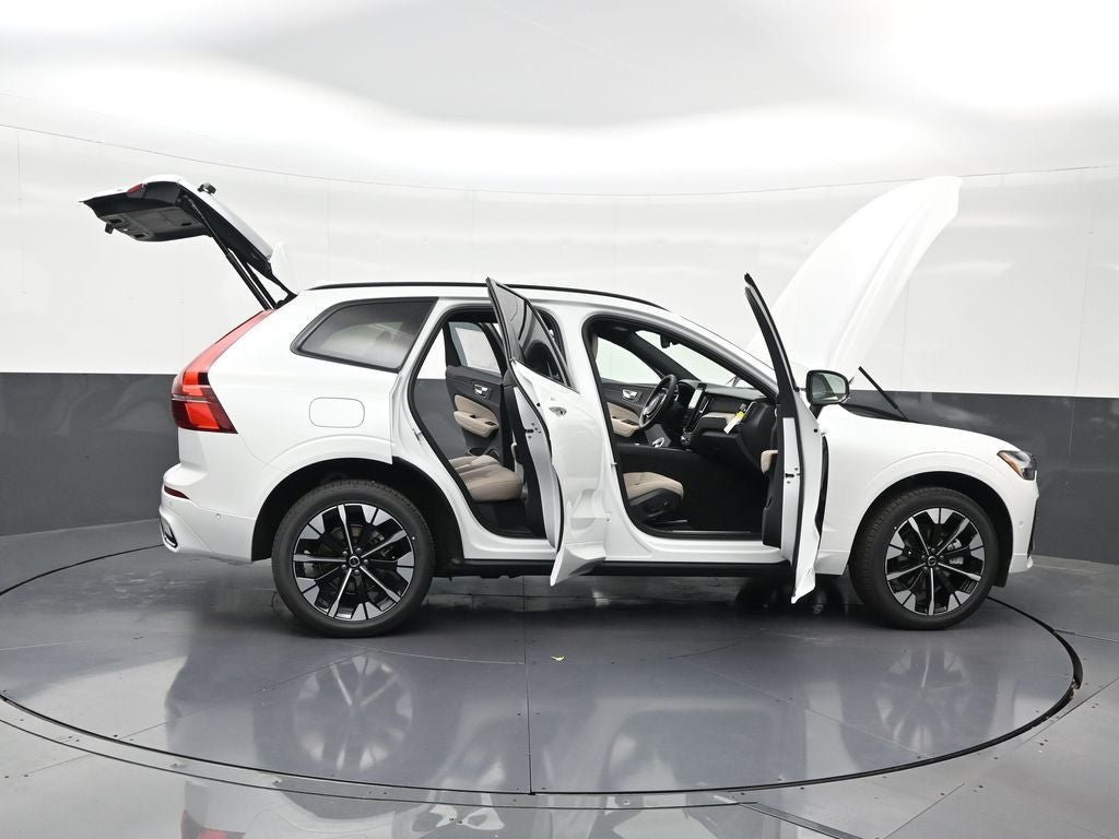 2026 Volvo XC60 B5 Plus