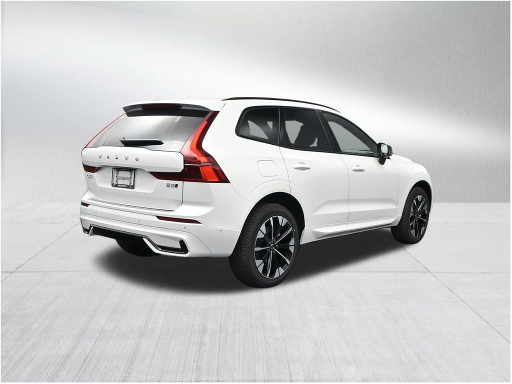 2026 Volvo XC60 B5 Plus