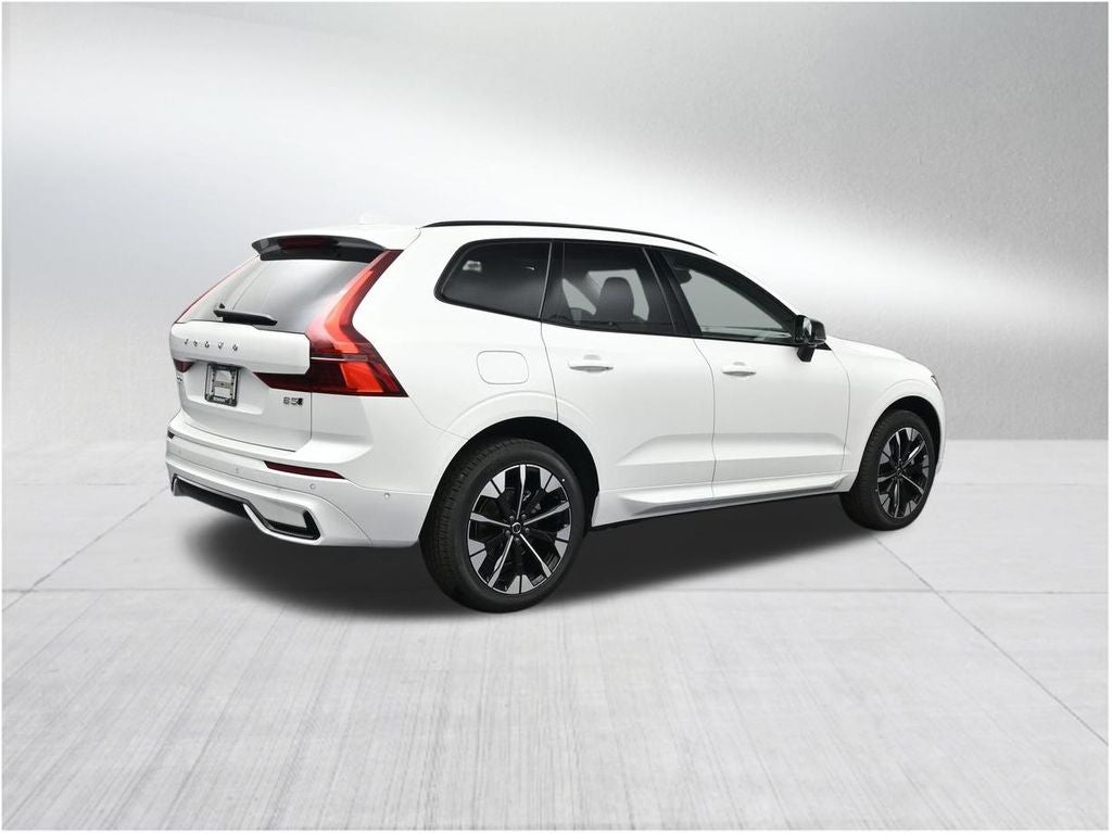 2026 Volvo XC60 B5 Plus