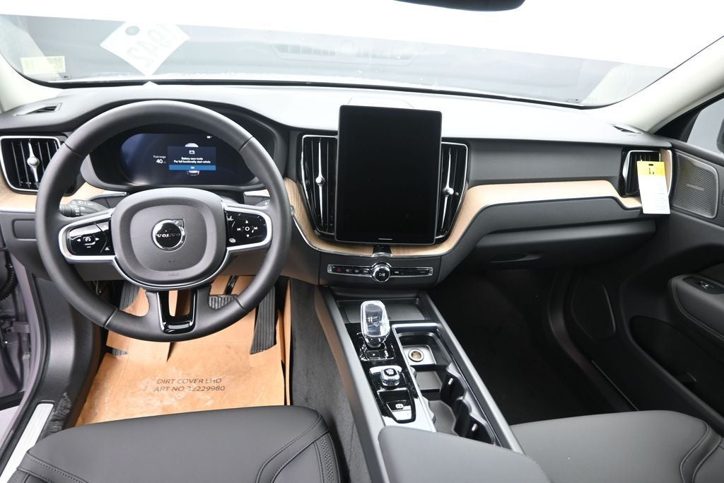 2026 Volvo XC60 B5 Plus