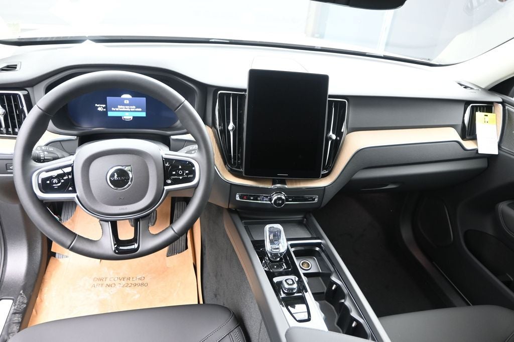 2026 Volvo XC60 B5 Plus