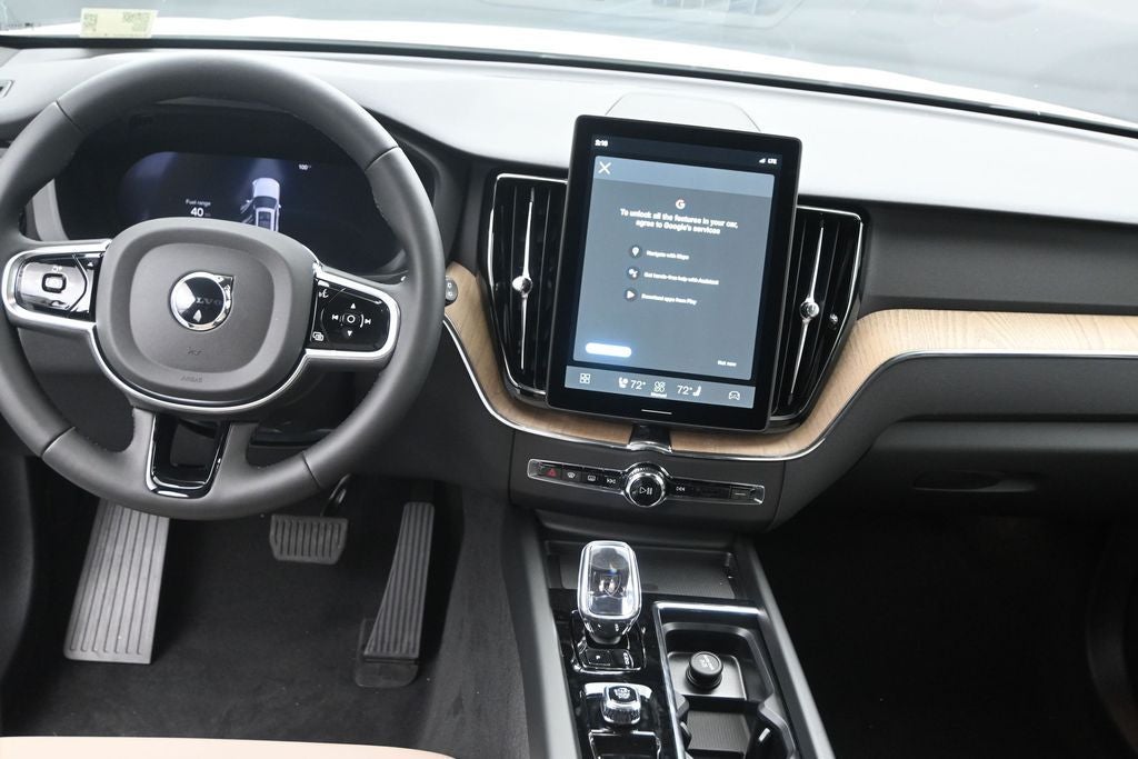 2026 Volvo XC60 B5 Plus
