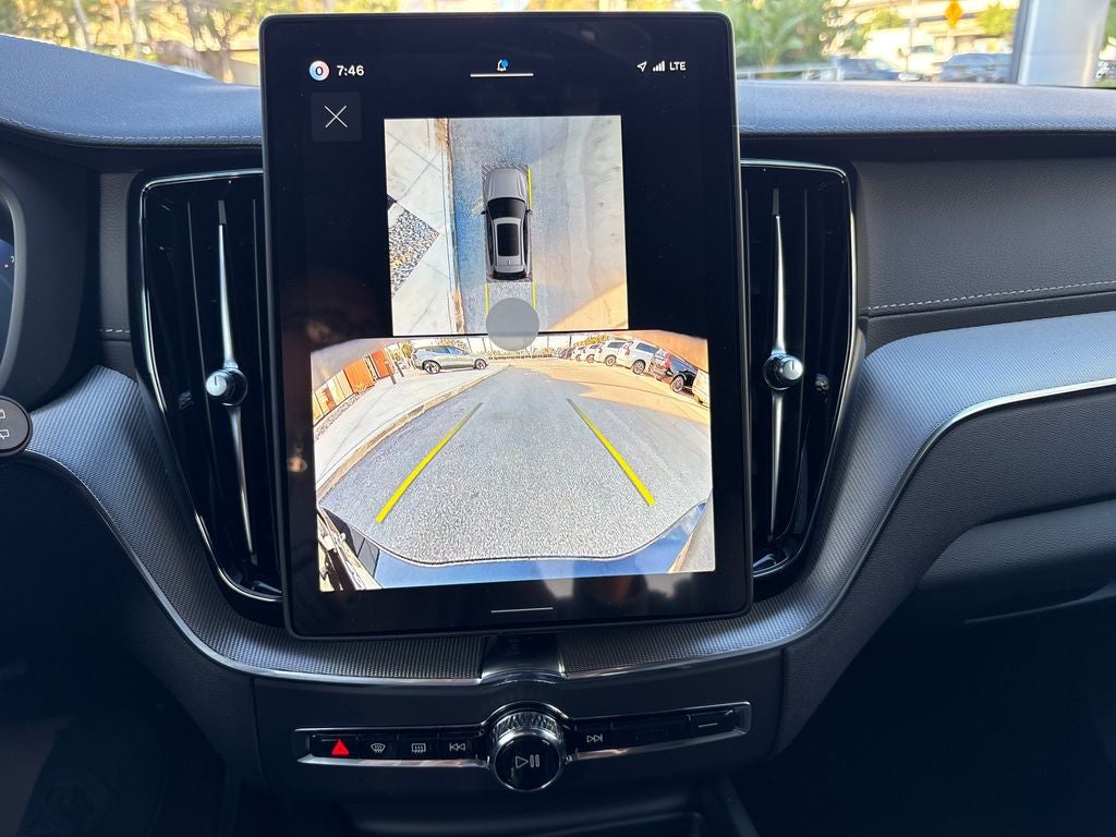 2026 Volvo XC60 B5 Ultra Black Edition