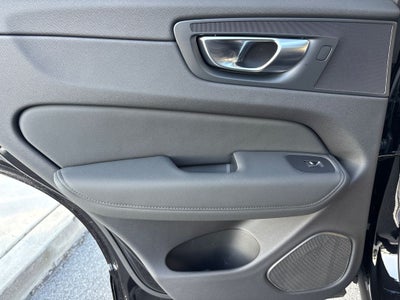 2026 Volvo XC60 B5 Ultra Black Edition