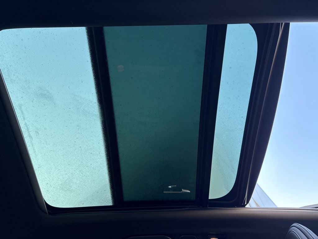 2026 Volvo XC60 B5 Ultra Black Edition