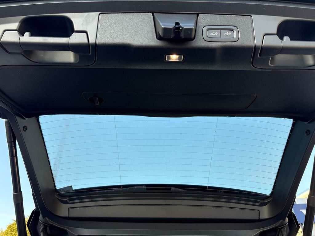 2026 Volvo XC60 B5 Ultra Black Edition