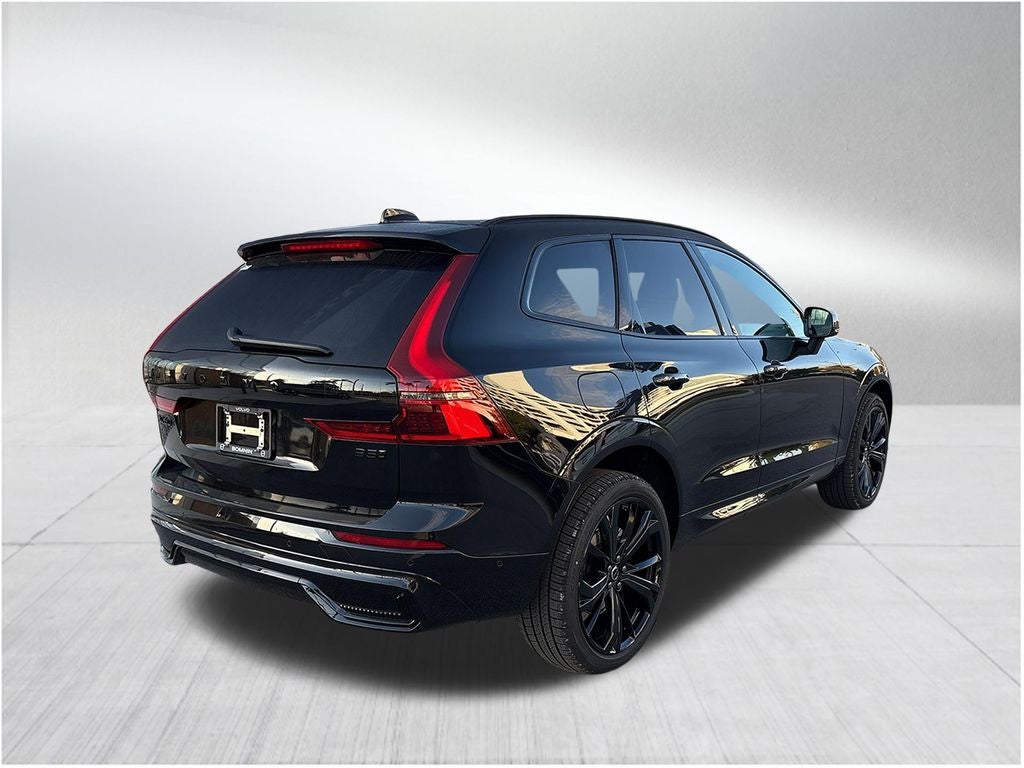 2026 Volvo XC60 B5 Ultra Black Edition