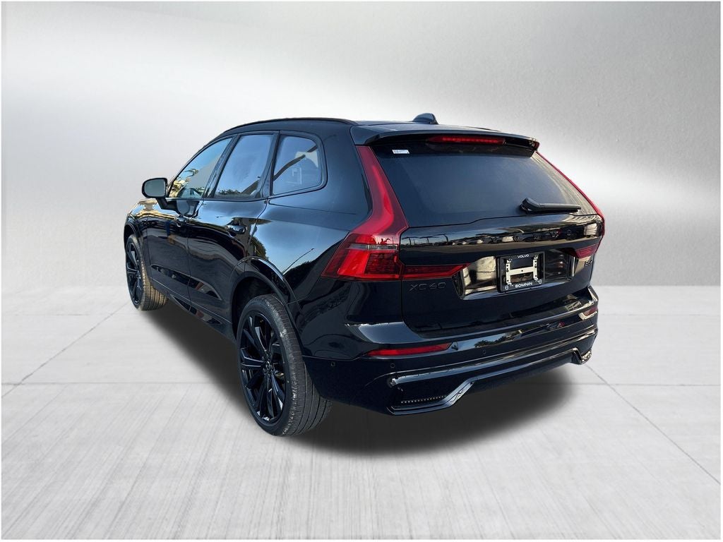 2026 Volvo XC60 B5 Ultra Black Edition