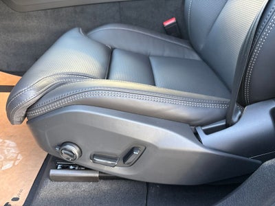 2026 Volvo XC60 B5 Ultra Black Edition