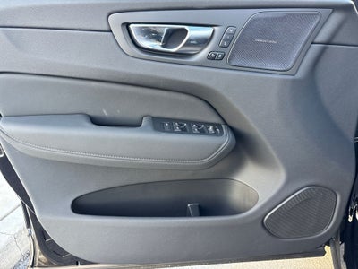 2026 Volvo XC60 B5 Ultra Black Edition