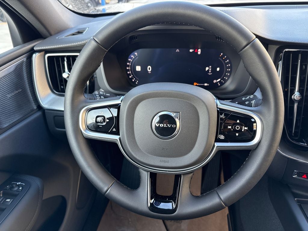 2026 Volvo XC60 B5 Ultra Black Edition