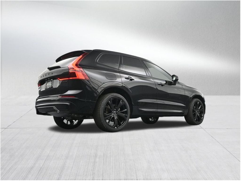 2026 Volvo XC60 B5 Ultra Black Edition