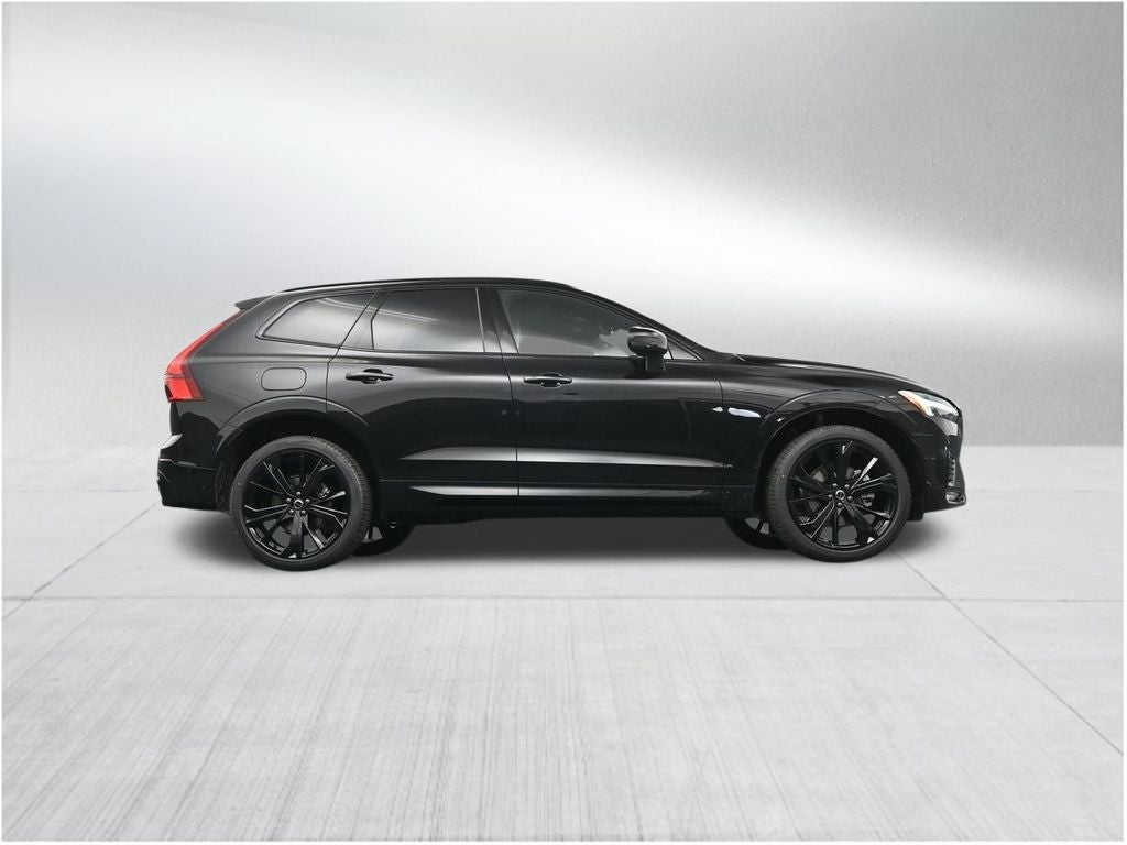 2026 Volvo XC60 B5 Ultra Black Edition