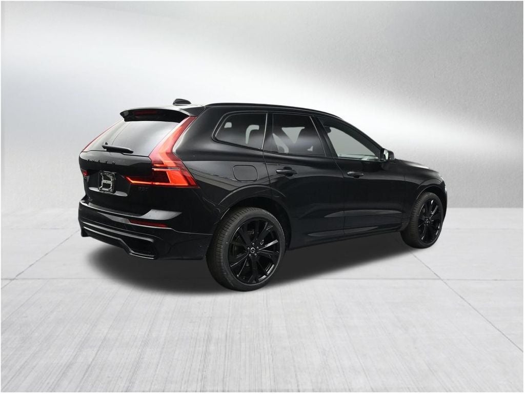 2026 Volvo XC60 B5 Ultra Black Edition