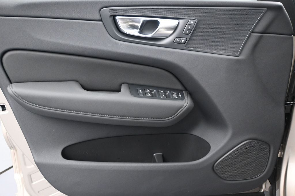 2026 Volvo XC60 B5 Core