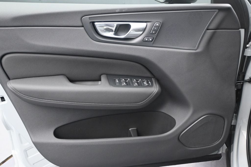 2026 Volvo XC60 B5 Core