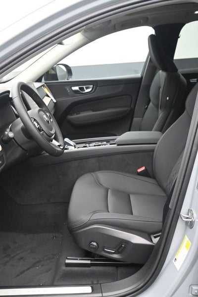 2026 Volvo XC60 B5 Core