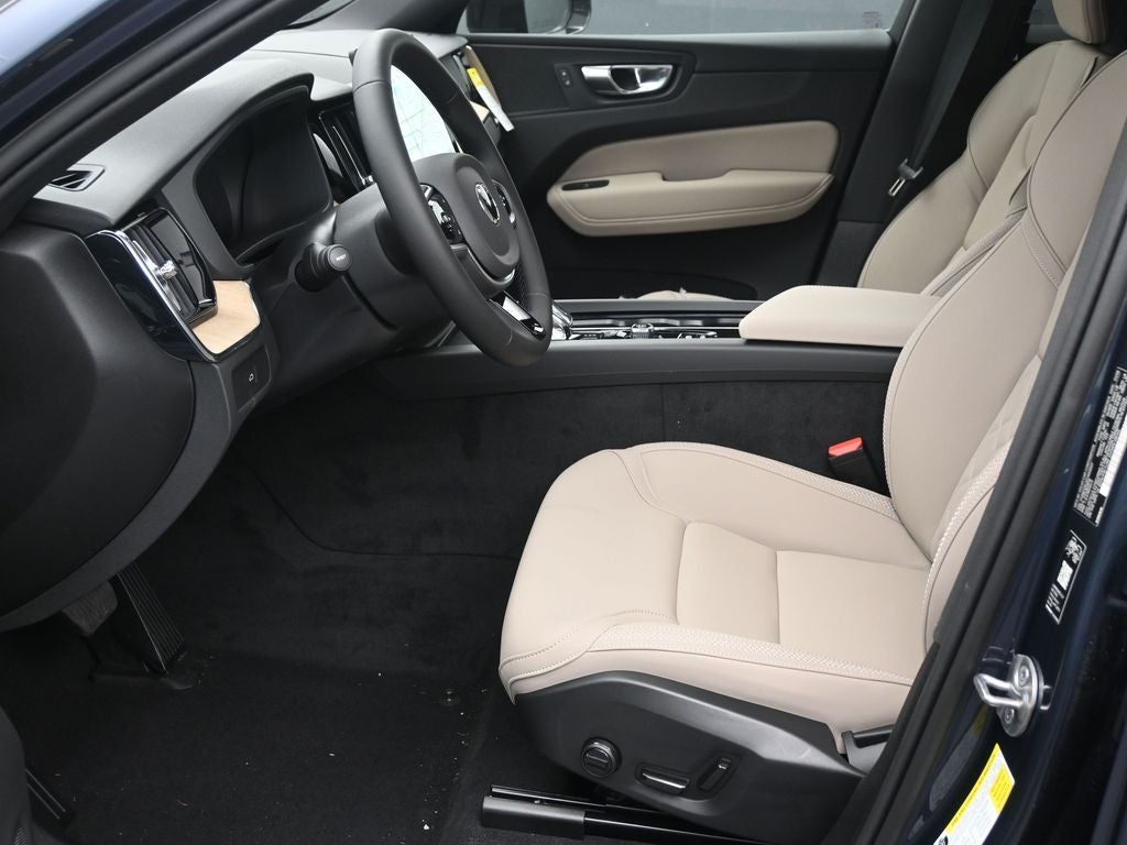 2026 Volvo XC60 B5 Core