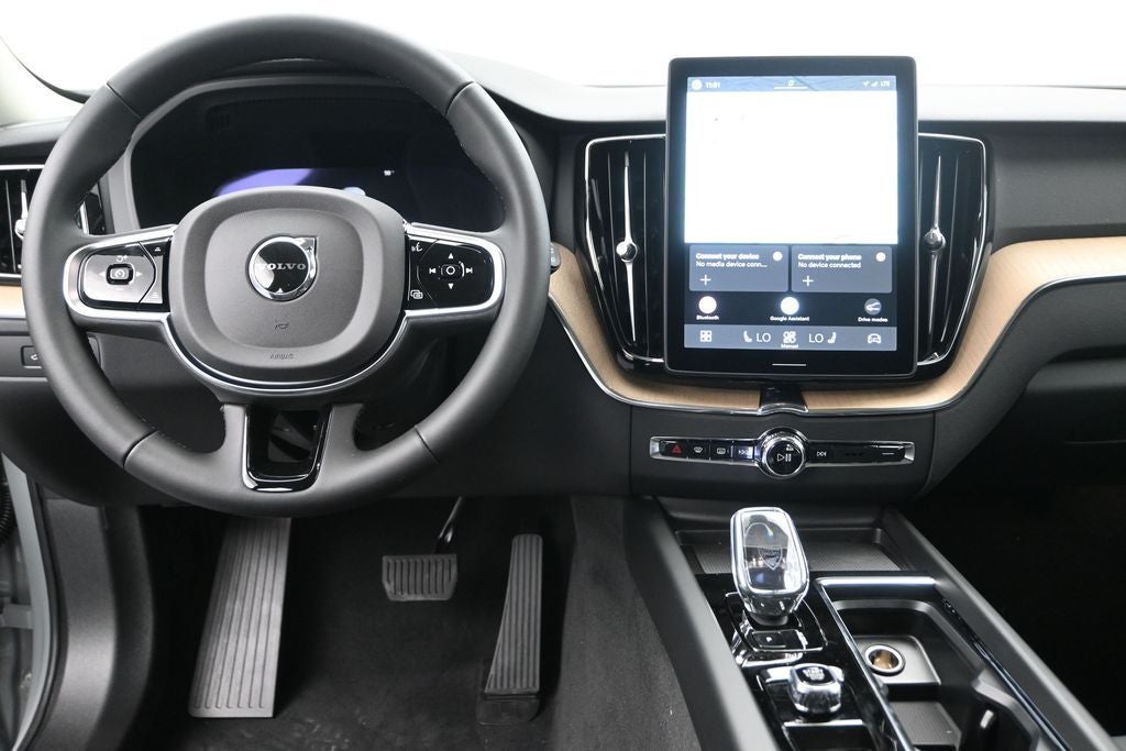 2026 Volvo XC60 B5 Core