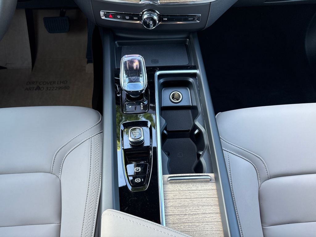 2026 Volvo XC60 B5 Core