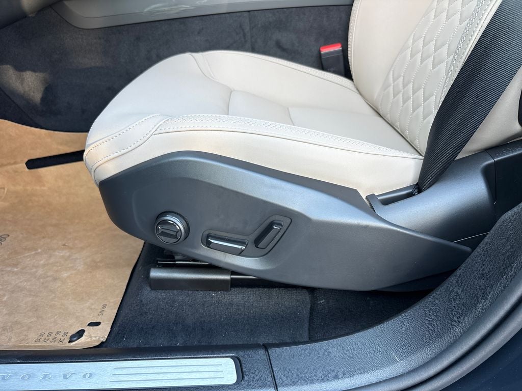 2026 Volvo XC60 B5 Core