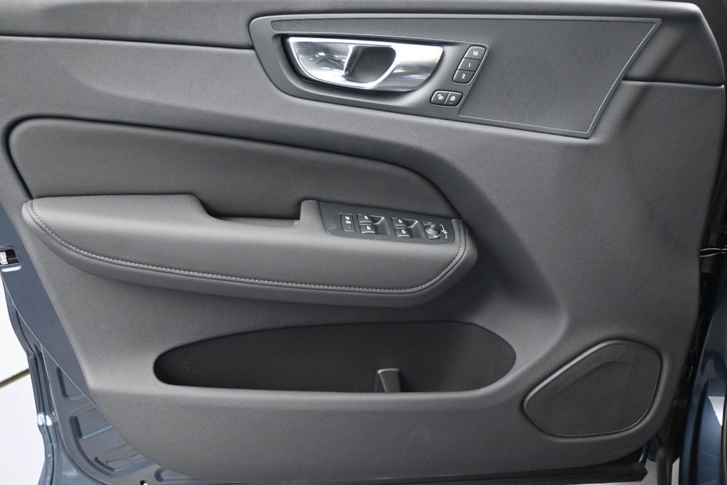 2026 Volvo XC60 B5 Core