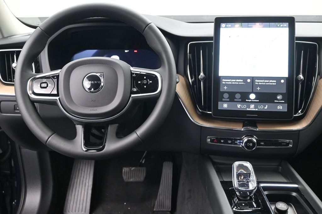 2026 Volvo XC60 B5 Core