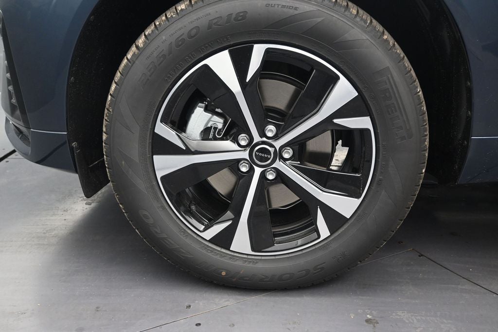 2026 Volvo XC60 B5 Core