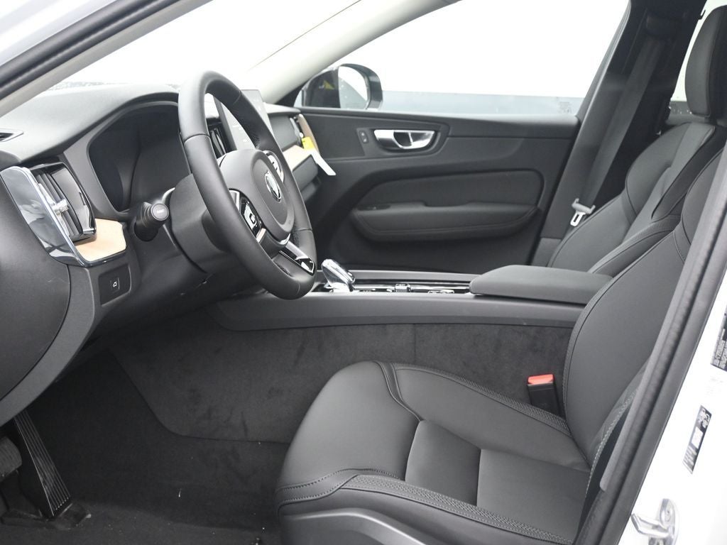 2026 Volvo XC60 B5 Core