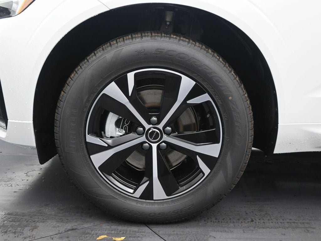 2026 Volvo XC60 B5 Core