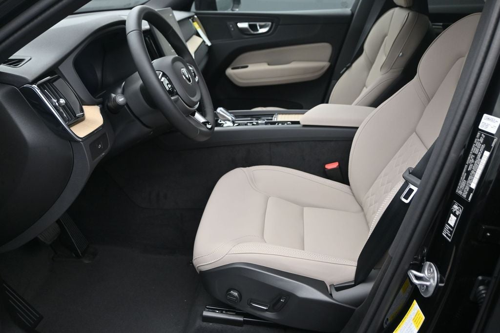 2026 Volvo XC60 B5 Core
