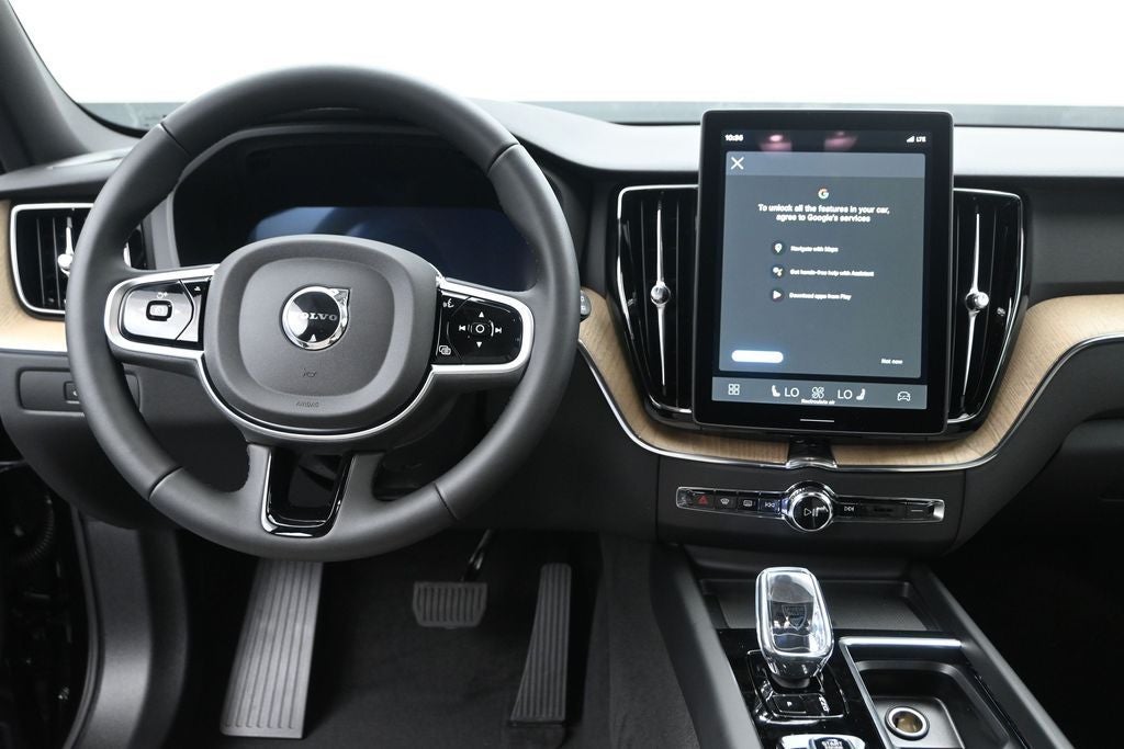 2026 Volvo XC60 B5 Core