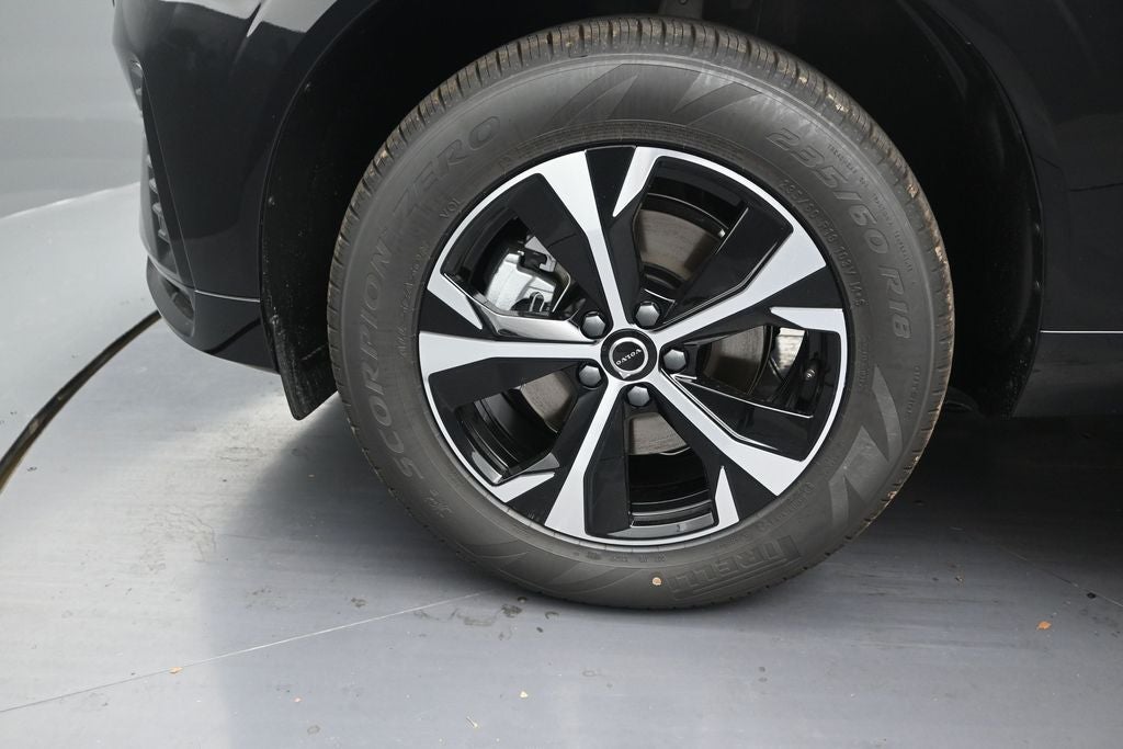 2026 Volvo XC60 B5 Core