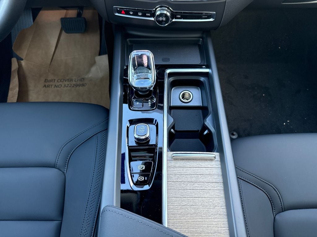 2026 Volvo XC60 B5 Core