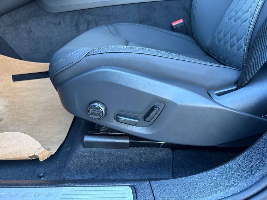 2026 Volvo XC60 B5 Core