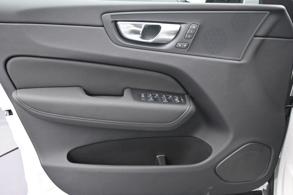 2026 Volvo XC60 B5 Core