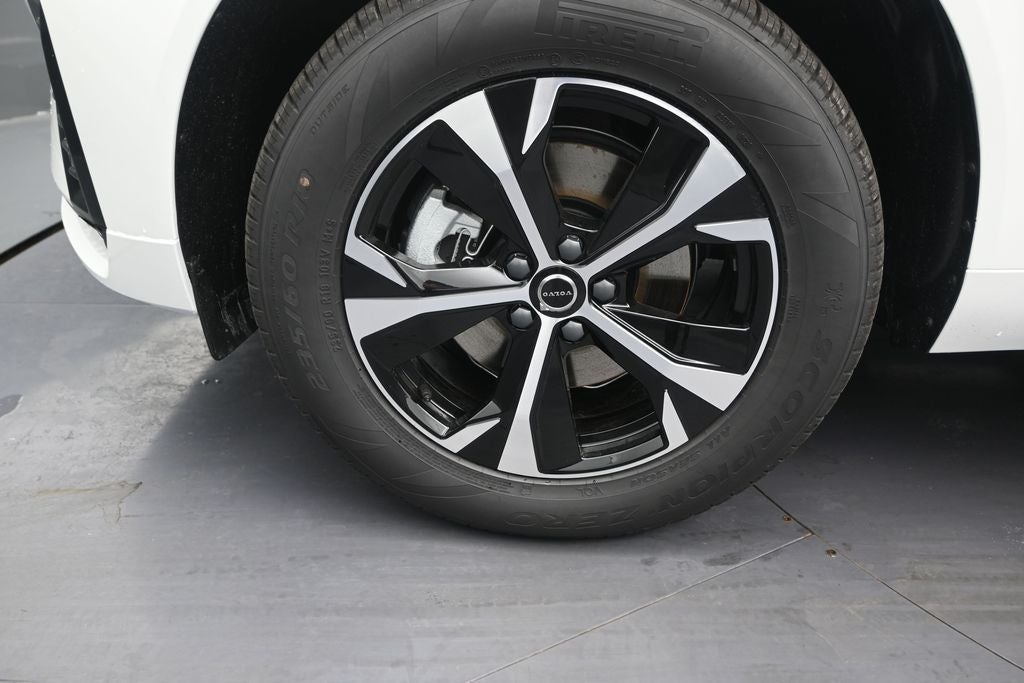 2026 Volvo XC60 B5 Core