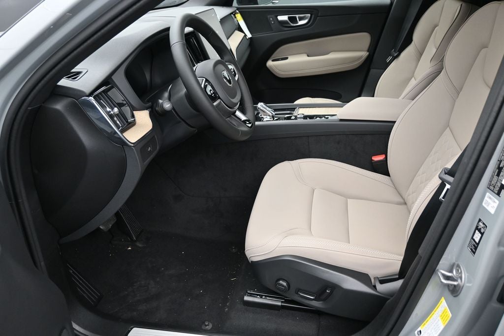 2026 Volvo XC60 B5 Core
