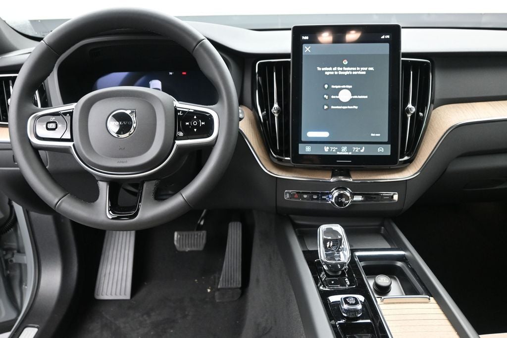 2026 Volvo XC60 B5 Core
